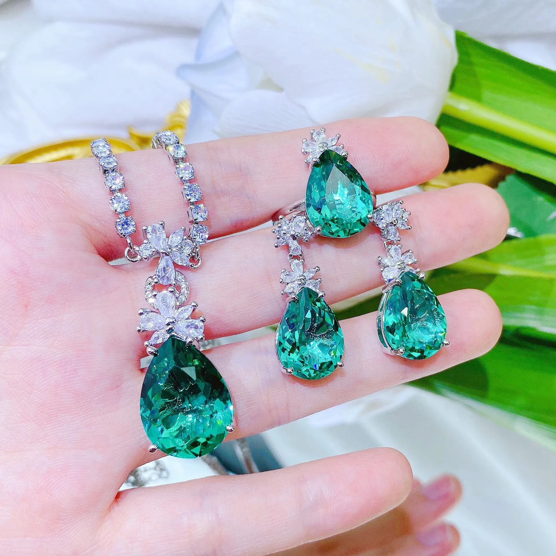 2023 Trendy Fashion 925 Silver Pear Shape Zircon Jewelry Set Stylish Earrings Ring Necklace Bridal Jewelry Wedding Jewelry Gift