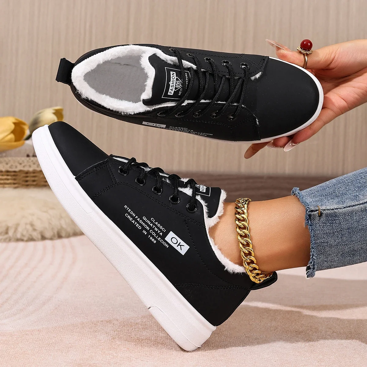 Women Sneakers Lace Up Fashion Sneakers Women Winter Trend Outdoor Women Shoes Warm Fur Plush Casual Shoes Platform Snow Boots