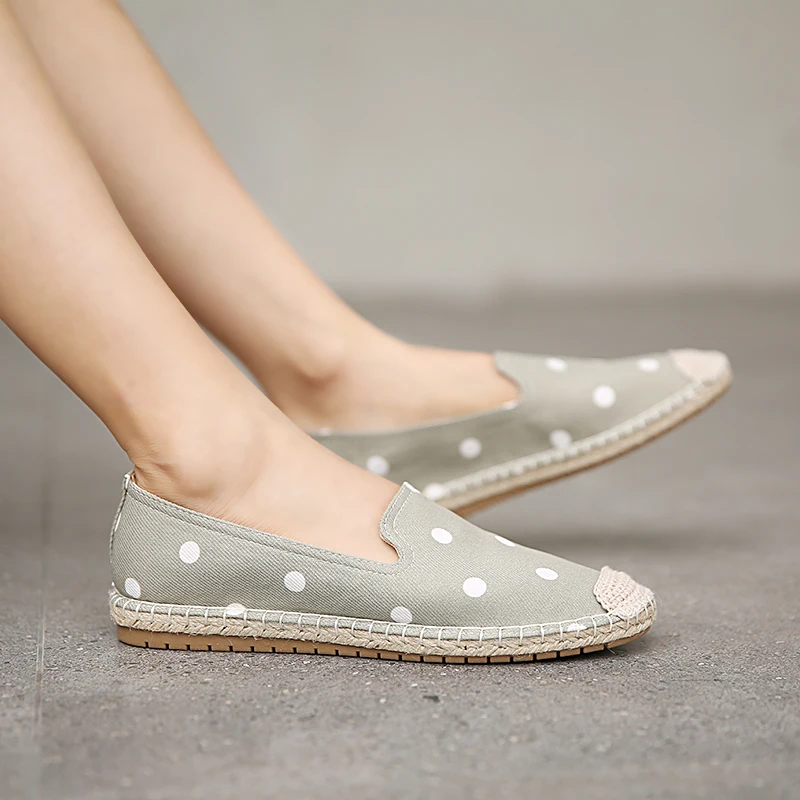 Kobiety płaskie buty wsuwane Polka Dot płótno głęboki dekolt espadryle Slip On panie mokasyny Casual muły kobiece letnie mokasyny buty damskie