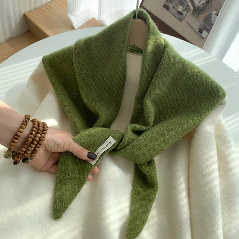 British Niche Brand Triangular Scarf Women 2024 Wool Knitted Plush Headscarf Outdoor Windproof Warm Neckerchief Scarves Winter