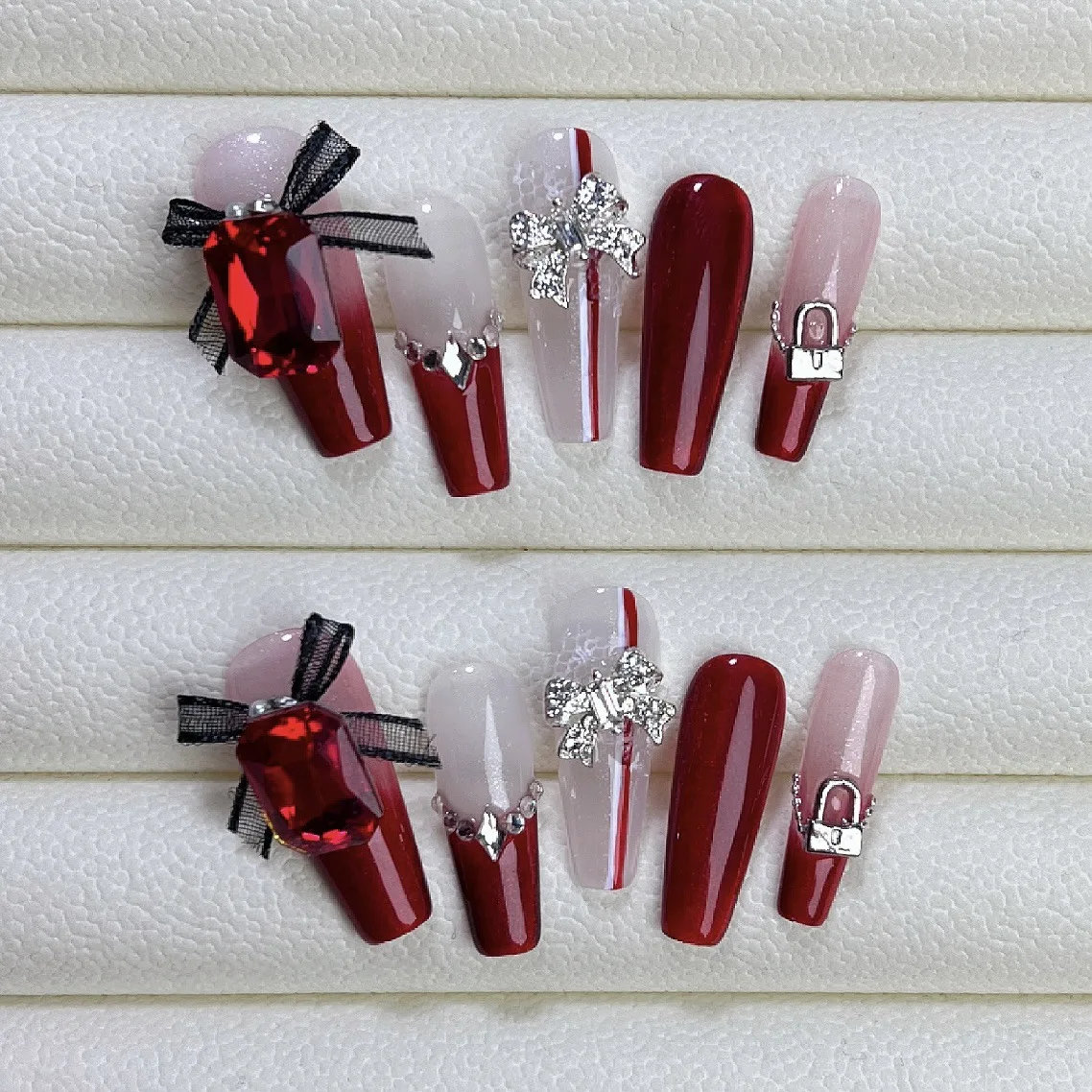 10 pezzi fatti a mano Punk Press on Nail Wine Red Bowknot Decor unghie finte indossabile copertura completa lungo balletto vino rosso punte per unghie finte