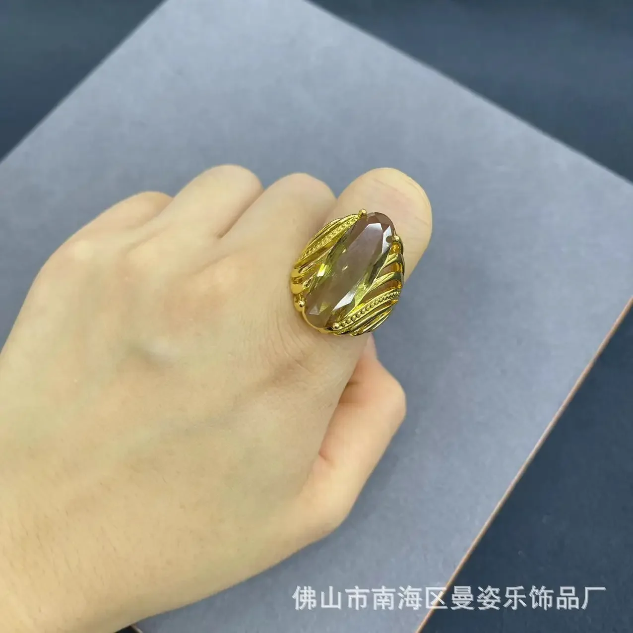 New copper-plated real gold sultan stone exquisite living ring French popular simple color-changing stone jewelry