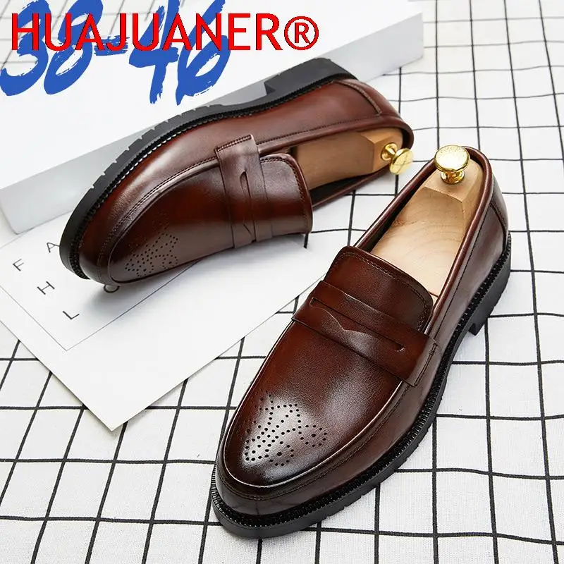 แบรนด์หรู Penny Loafers ผู้ชายรองเท้าสบายๆรองเท้าหนังรองเท้าขนาด 38-46 Brogue แกะสลัก loafer ขับรถ party