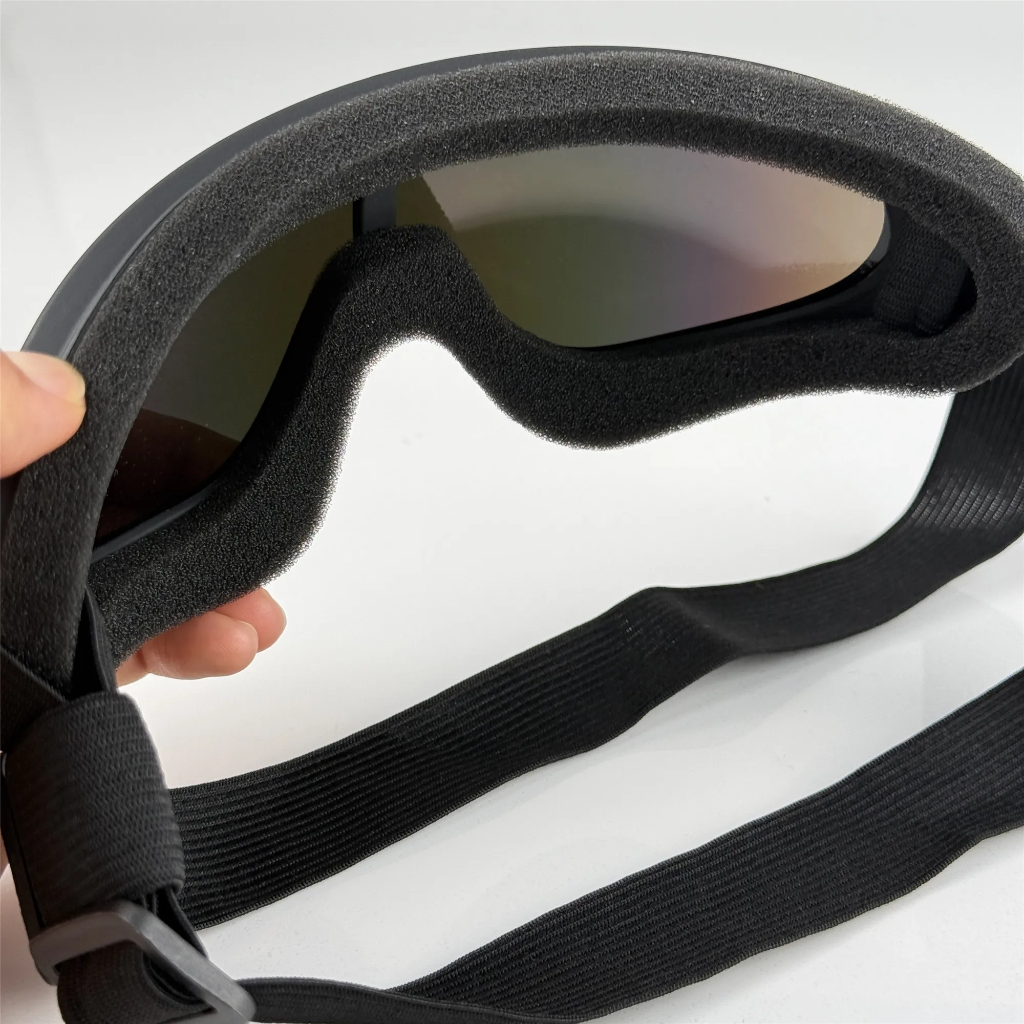 Schwarze Verstellbare Hundebrille, UV-Schutz Winddichte Blendschutz-Sonnenbrille für Alle Hunderassen Outdoor Wandern Laufen Strand – Detail 3