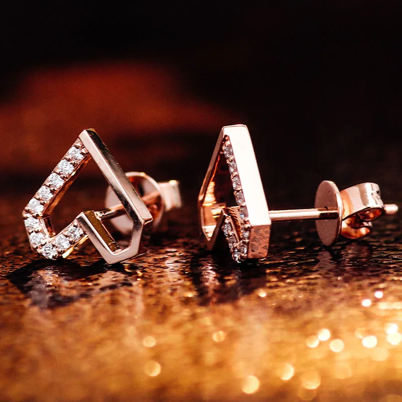 Provence 18K Rose Gold Half Pave Heart Contour Earrings With Round Moissanites For Lady's Jewelry Fashion Stud Earrings