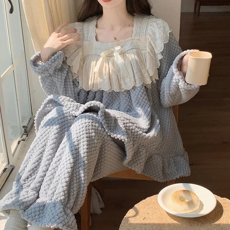 2024 Nieuwe Pyjama Woman 'S Nieuwe Fleece Dikke Loungewear Koraal Fleece Effen Kleur Nachtkleding Eenvoudige Lieve Prinses Stijl Homewear Set