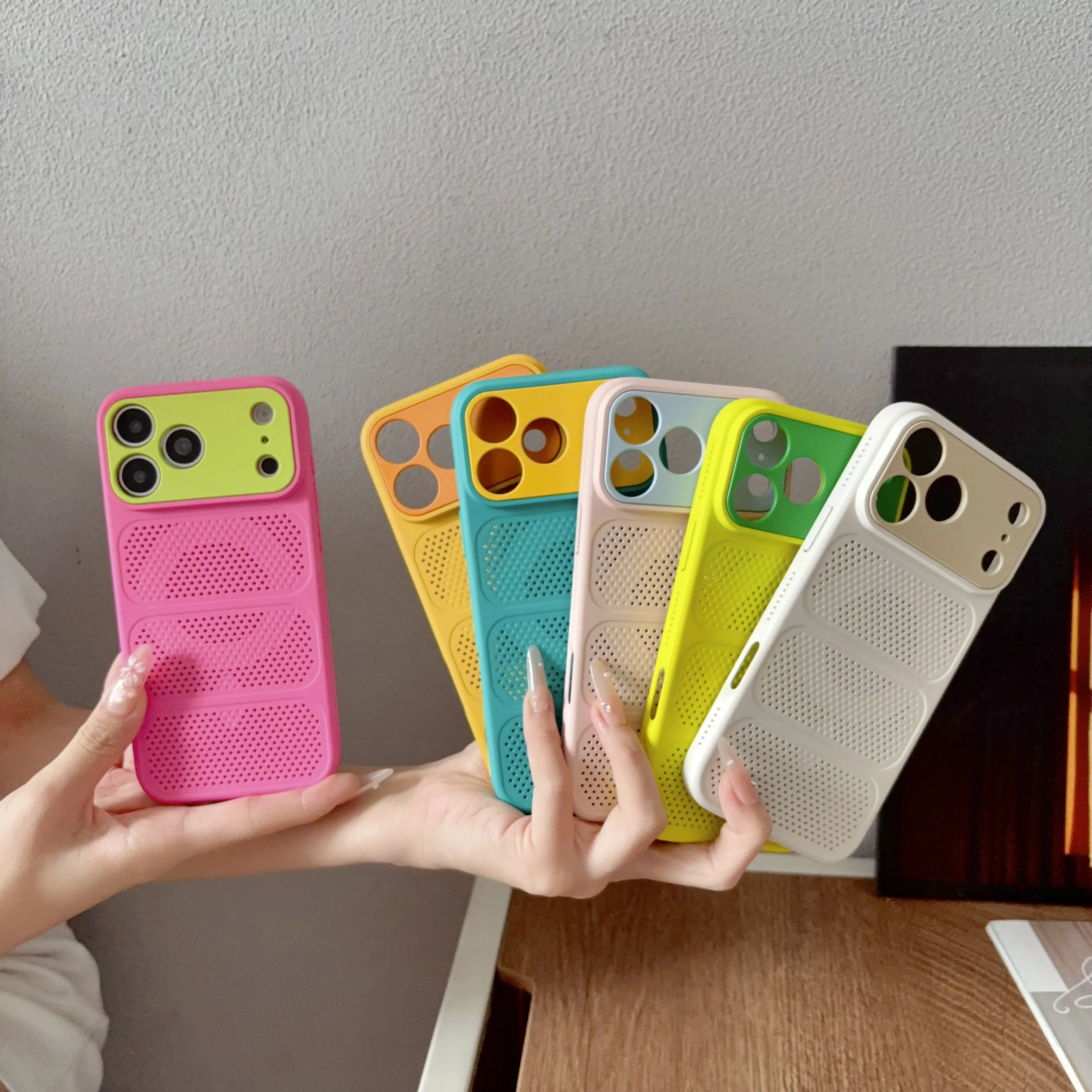 Fashion Heat Dissipation Breathable Phone Case for iPhone 18 17 Pro Max 18Pro For Magsafe Magnetic Wireless Charging Back Cover