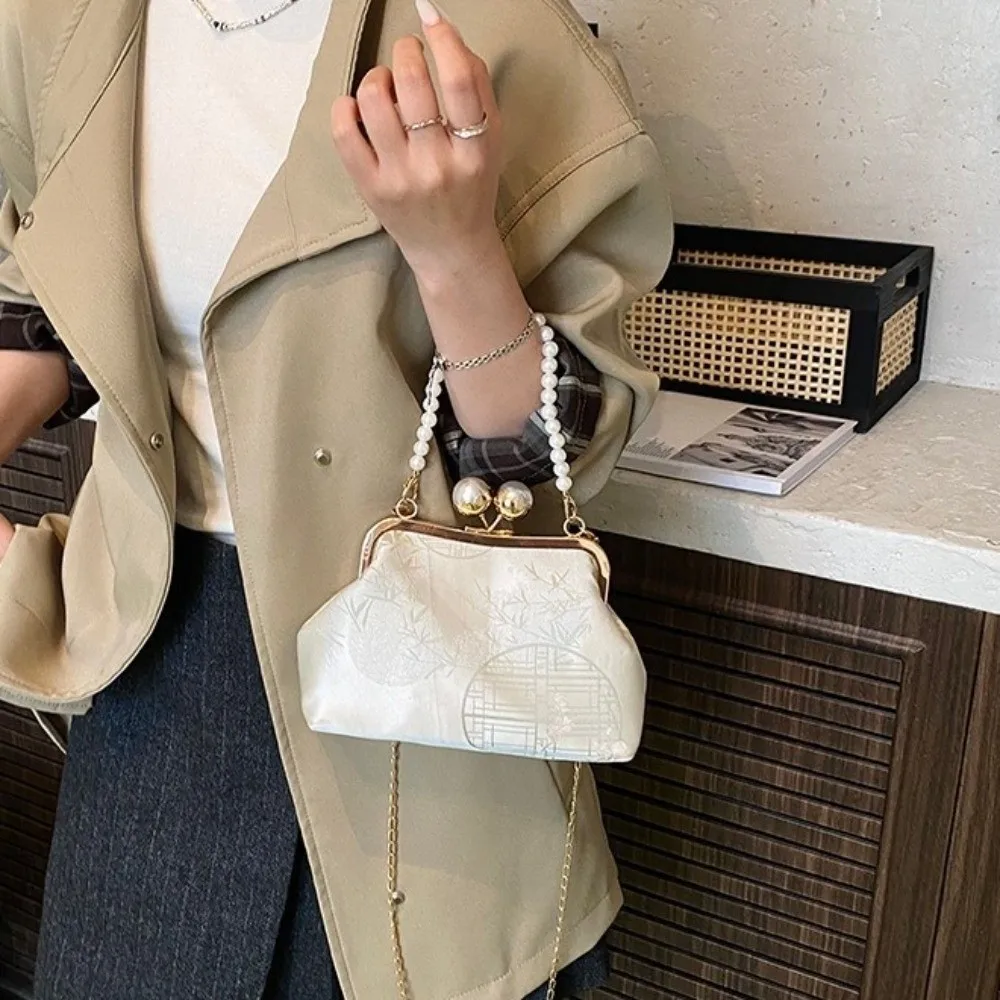 

Vintage Chinese Style Kiss Lock Handbag Embroidery Faux Pearl Chain Evening Purse Beads Decoration Elegant Silk Clutch Bag