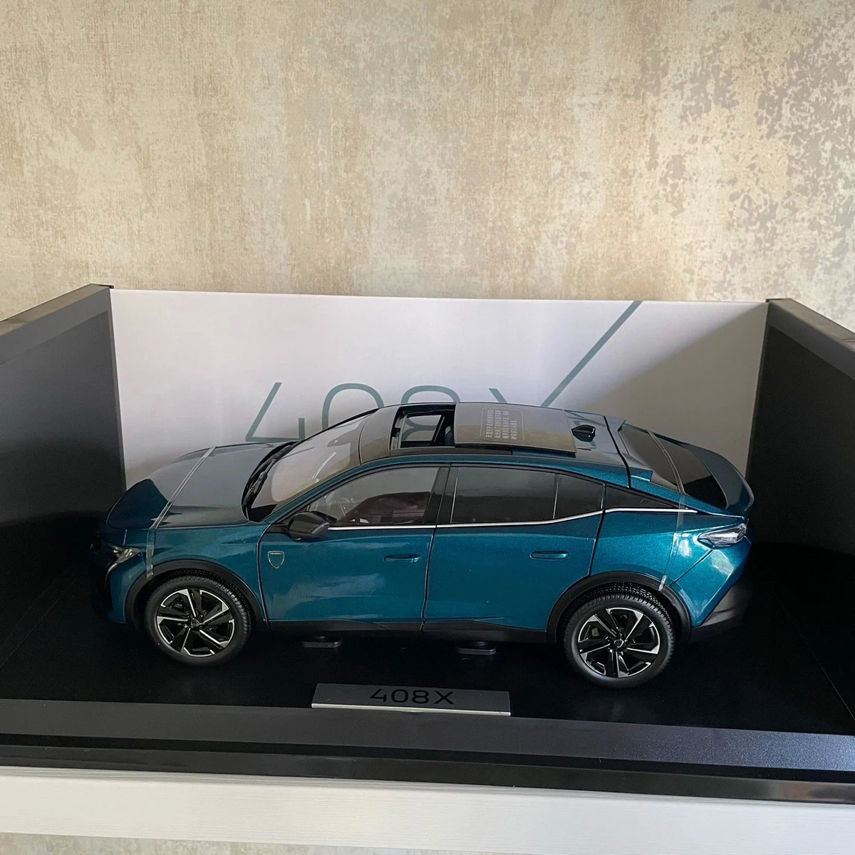 408X,Alloy Miniatures,Metal Die-cast Desktop Ornaments,Car Model,Adult Gift,Collection Display,Blue,red,1: 18