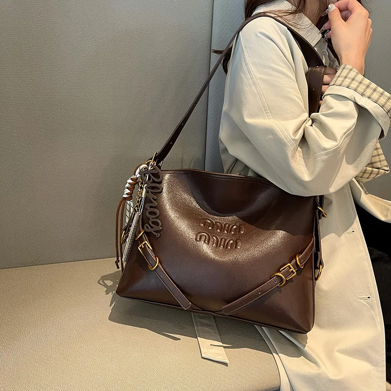 

2025 Spacious Shoulder Bag, Autumn Tote Purse for Women, Chic Underarm Tote, Casual Day-to-Night Bag, Textured Sling Bag
