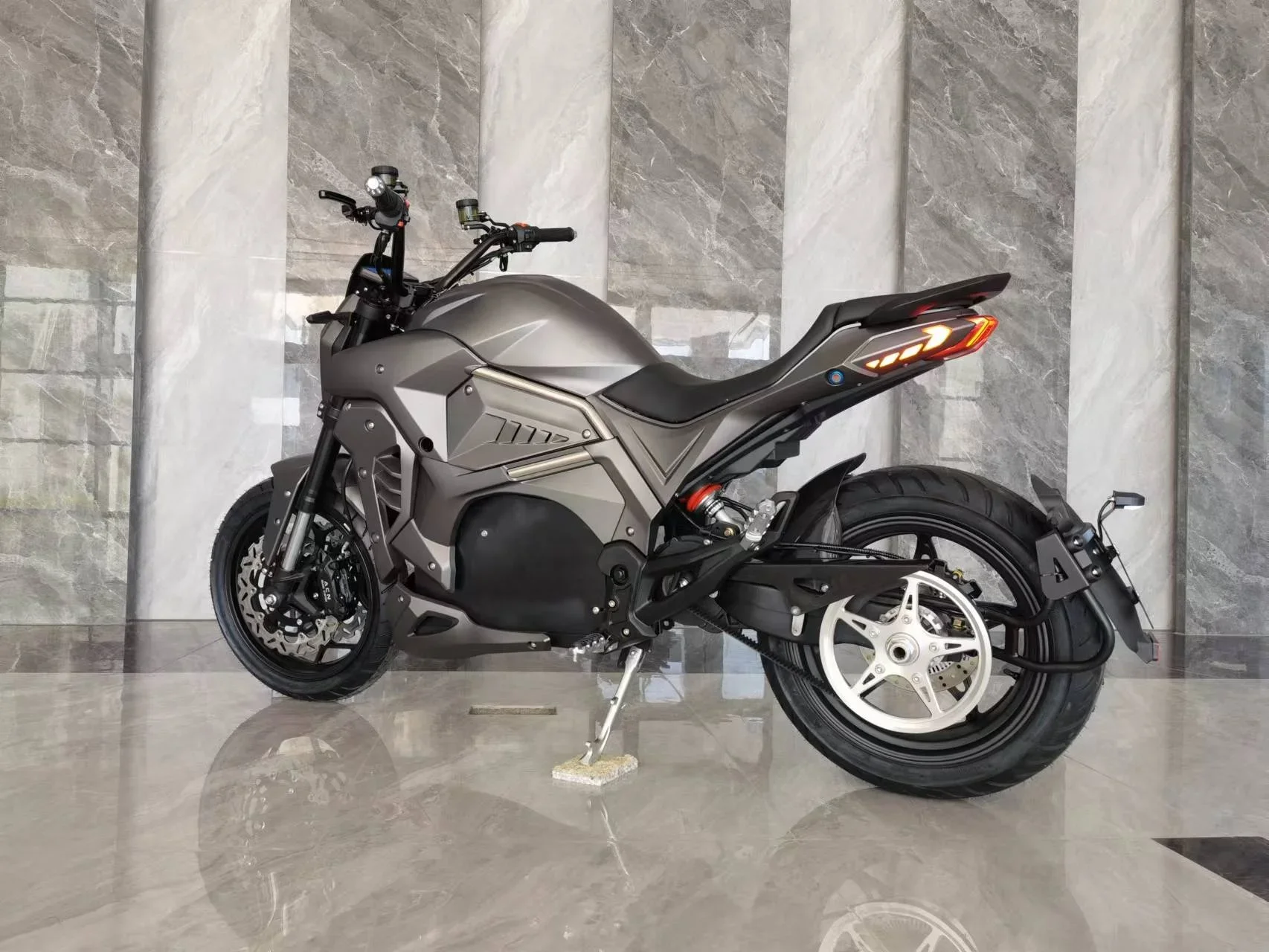 Imagen 5: Motocicleta Eléctrica Todoterreno de Alta Velocidad de 8000-10000w Fabricada en China