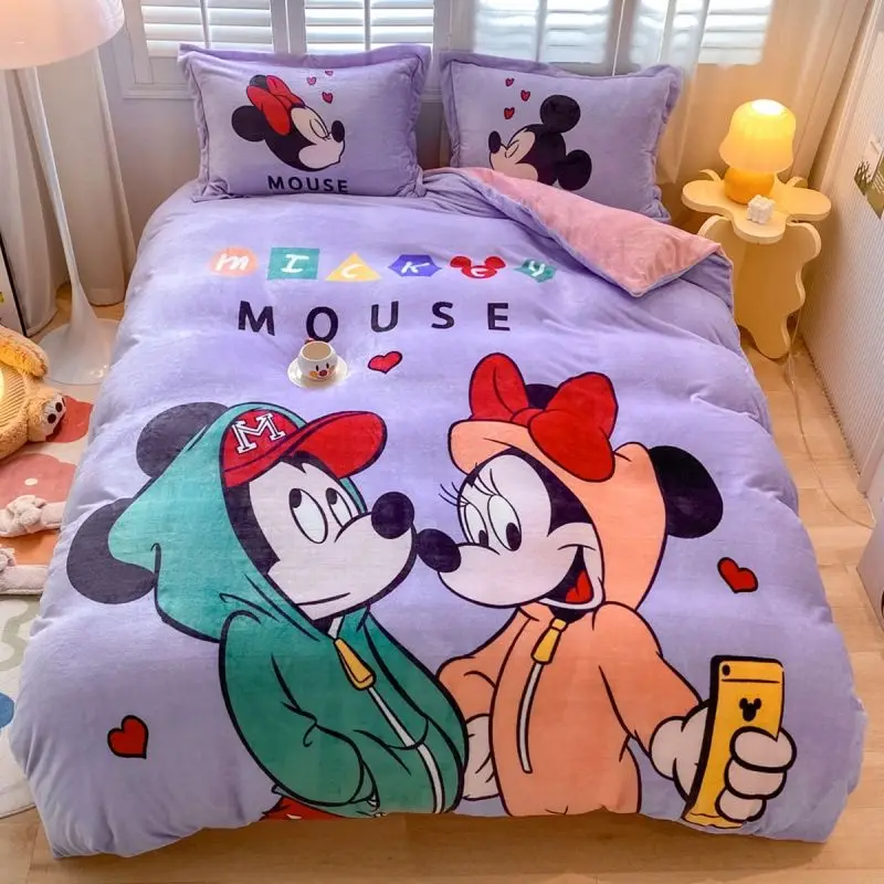 

Disney Mickey Minnie Pluto Donald duck Lotso Tigger cartoon print thickened milk velvet bed sheet and quilt cover four-piece set