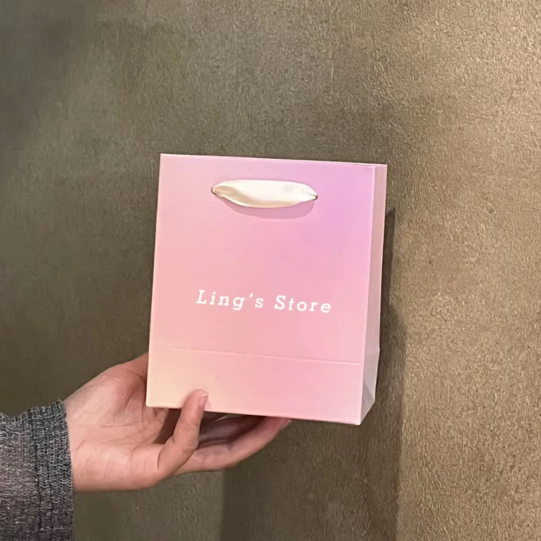 

20/50/100Pcs Personalized Logo Gradient Pink Jewelry Paper Handle Bag 13x7x15cm Wedding Gift Packaging Men Game Organizer