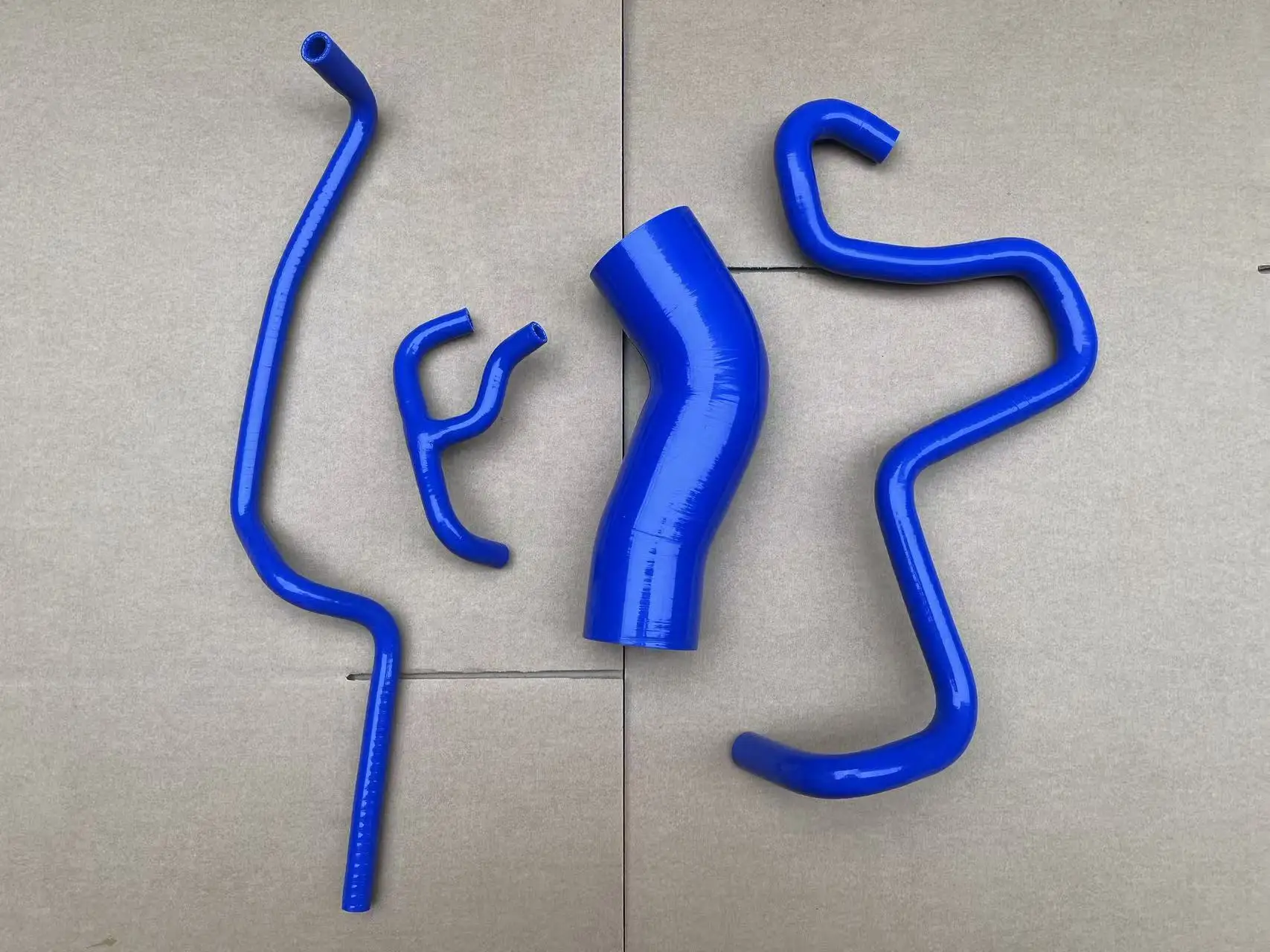 

Silicone Air Intake Hose Duct For Ford Fiesta MK5 DX Zetec S Duratec EFI 100PS 1.6L 16V 1996 -2002