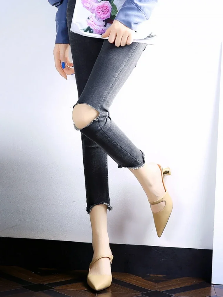 Sandal Musim Panas Baru 2025 Sandal Hak Tinggi Fashion Runcing Seksi Hak Ramping Sepatu Wanita Seks