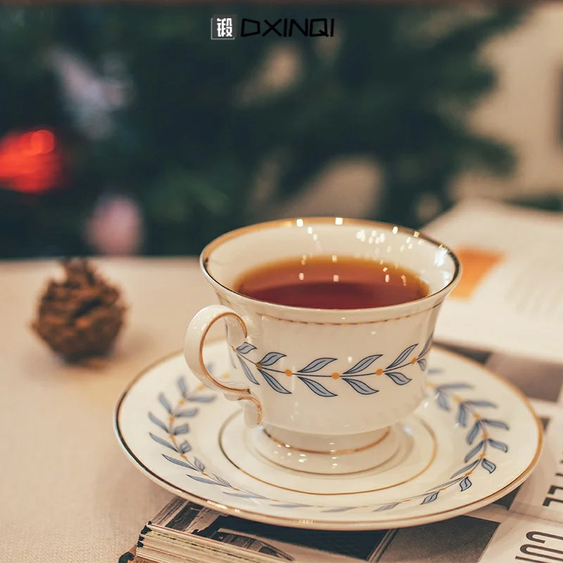 

Blue and White Porcelain Coffee Cup and Saucer Set Ceramic European Style Luxury Sun Flower Afternoon Tea Cup Gift for Friend