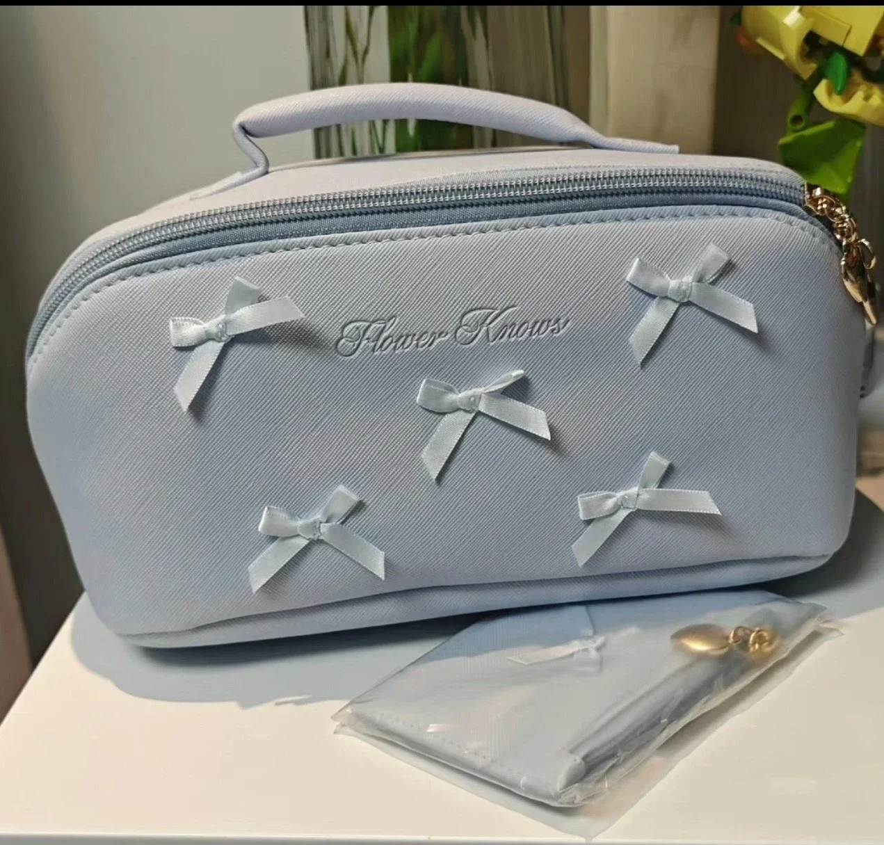Flower Knows Kosmetyczka Niebieska Przenośna torba do przechowywania makijażu i torba na karty Śliczna i przyjemna dla wielu rozmiarów kosmetyków
