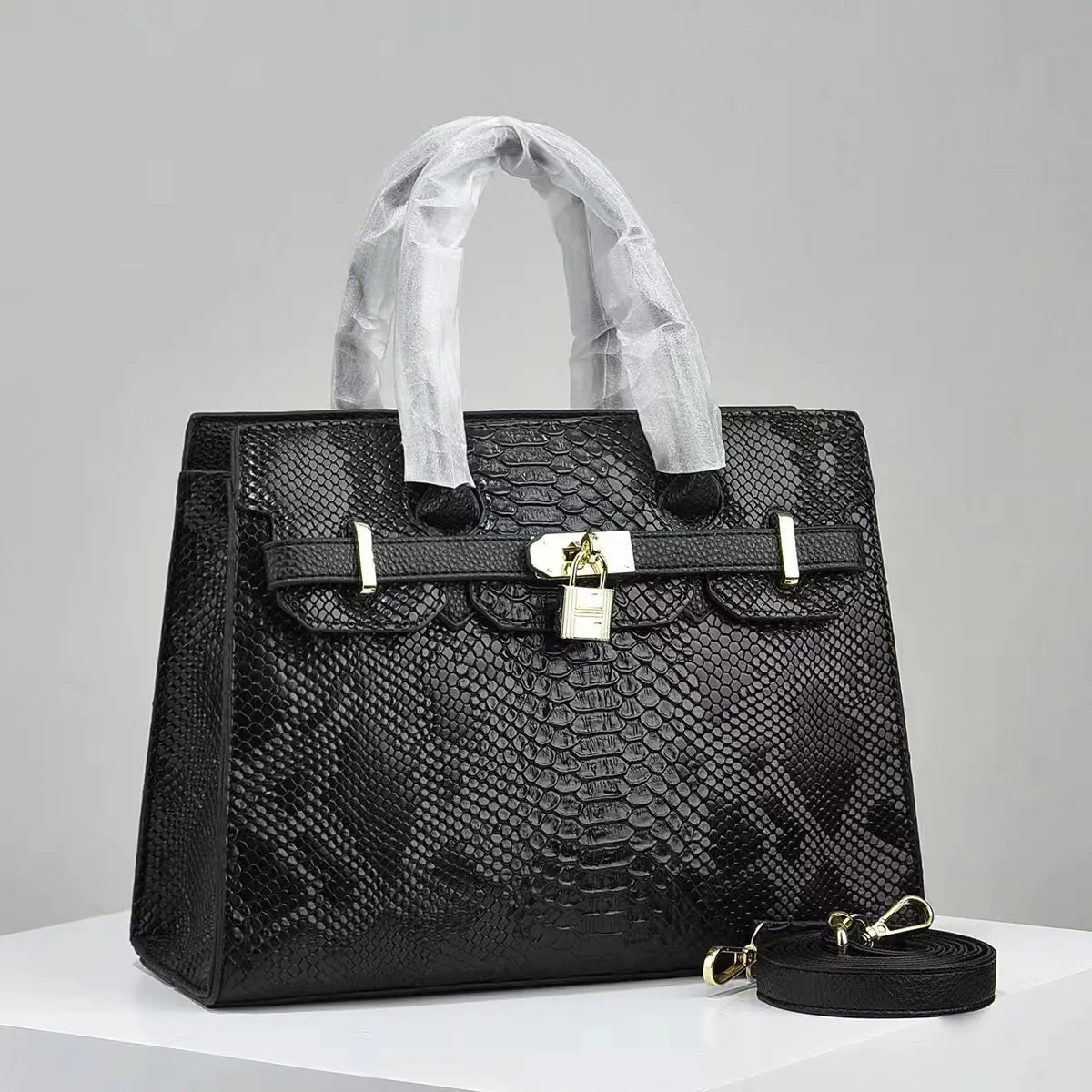 

Ladies' fashionable and elegant snake patterned large capacity shoulder bag, business commuting crossbody bag