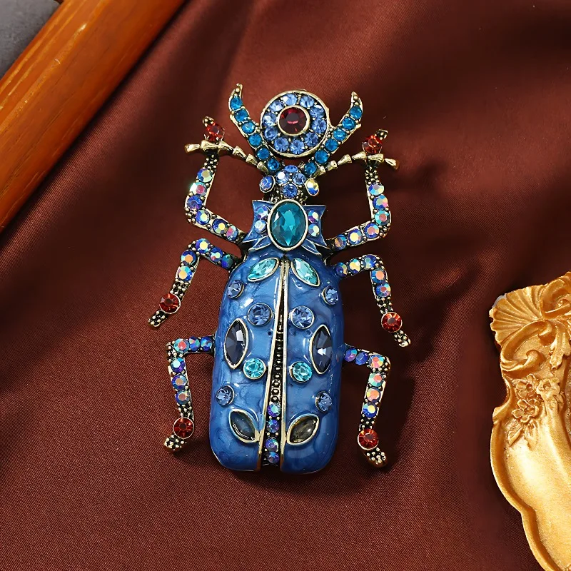 Vintage Enamel Scar…