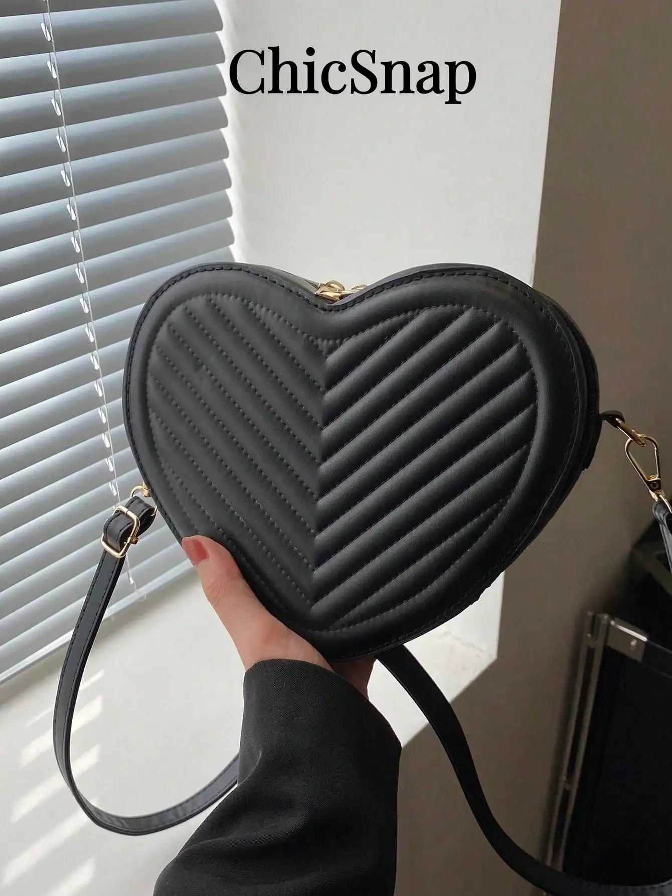 

V-Shaped Embossed PU Solid Color Heart-Shaped Women's Shoulder Bag, Romantic Style, Valentine's Day Gifts Suitable For Shopping, Wallets, Shopping, Young Women, College Students, Newlyweds, White-Collar. Very Suitable For Office, University, Work, Busines
