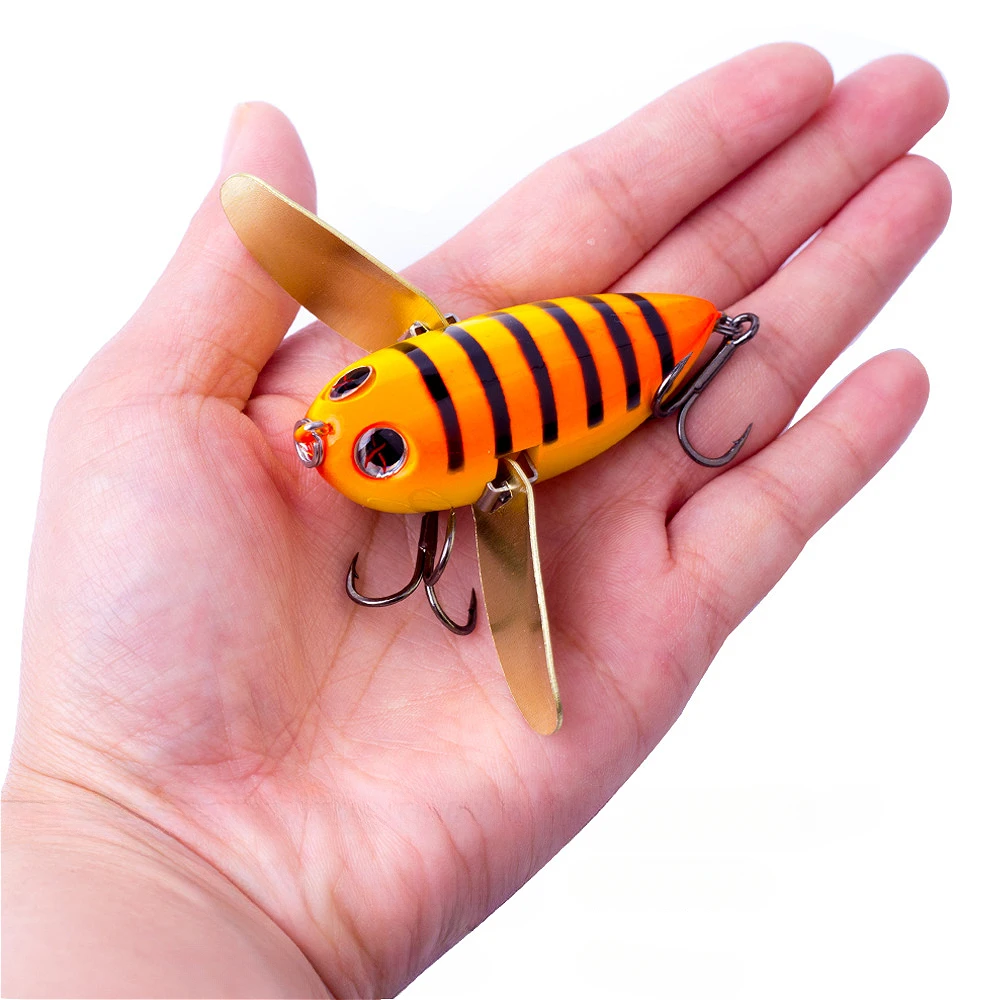 

5.8cmTopwater Floating Cicada Lifelike Bee Crankbait Fishing Lures with Two Metal Spoon Wings Wobblers for Perch Artificial Bait