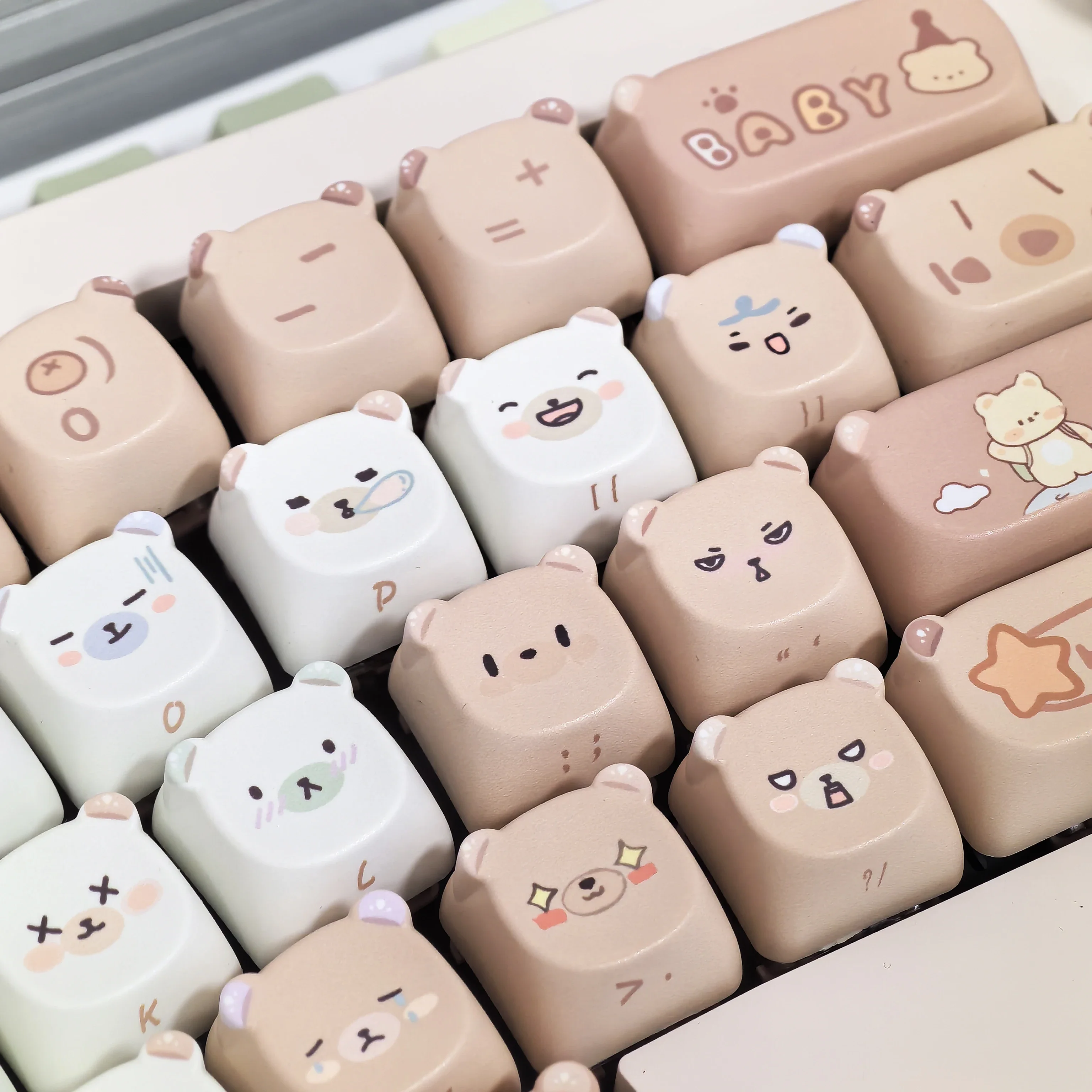 Cute Bear Keycap EAO PBT 133Keys Brown Bear Head Keycap Side Engraved Suitable For Alice Keyboard Sublimation Khaki Keycaps