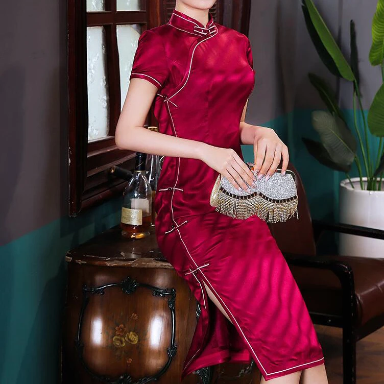 

Retro Red Women Chinese Qipao Traditonal Dress Slim Jacquard Silk Cheongsam Vestidos Knee-length Vintage Formal Party Gown