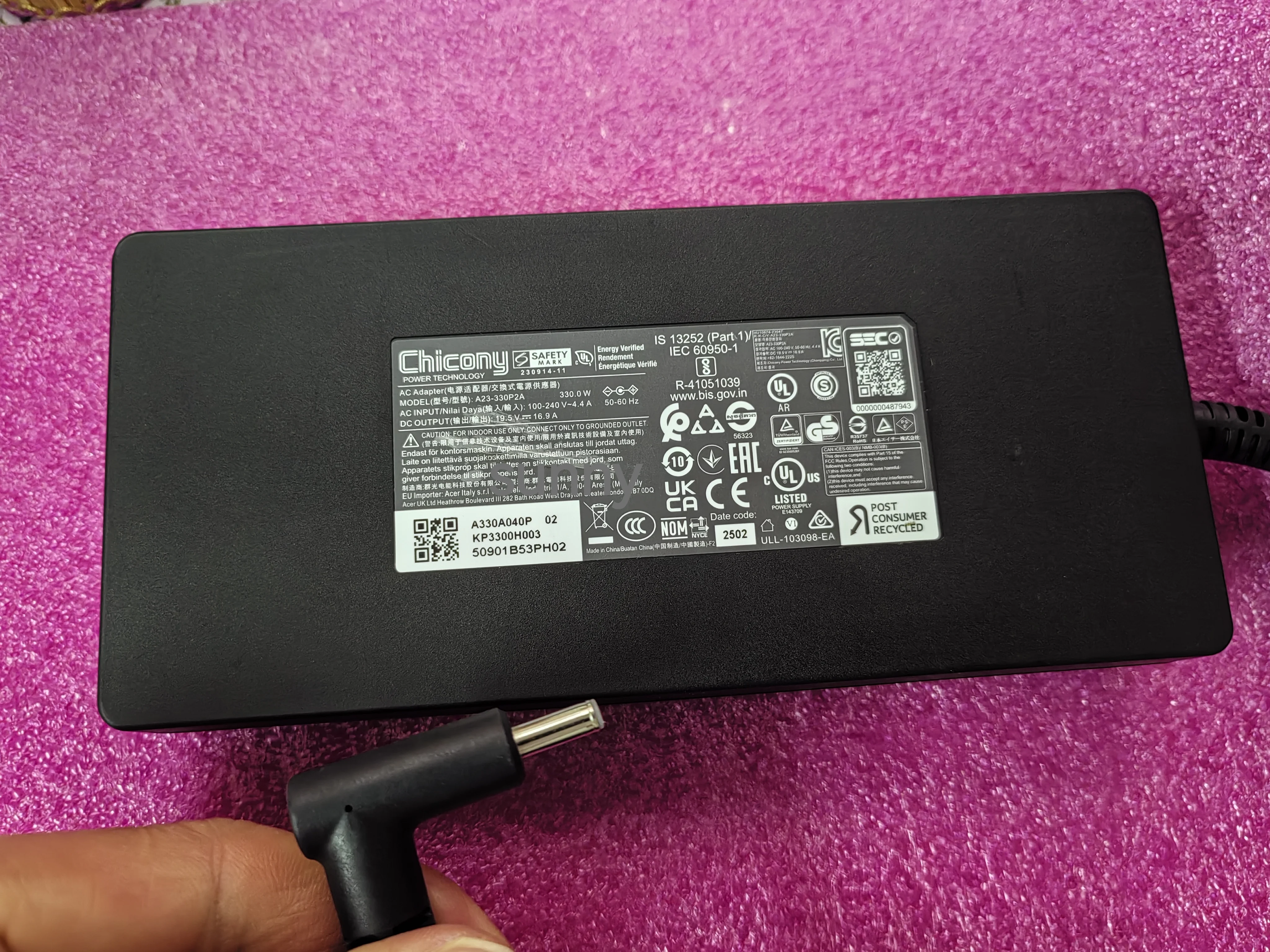Adaptador de CA Slim Chicony A - Pc Gaming Gigabyte reseña y precio