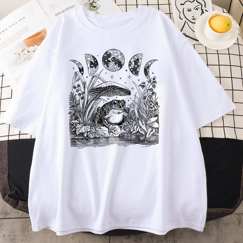 Cute Cottagecore Aesthetic Frog Mushroom Moon Witchy T-Shirt Men Crewneck Cotton Summer O-Neck Tee Clothes Oversize Mens T Shirt