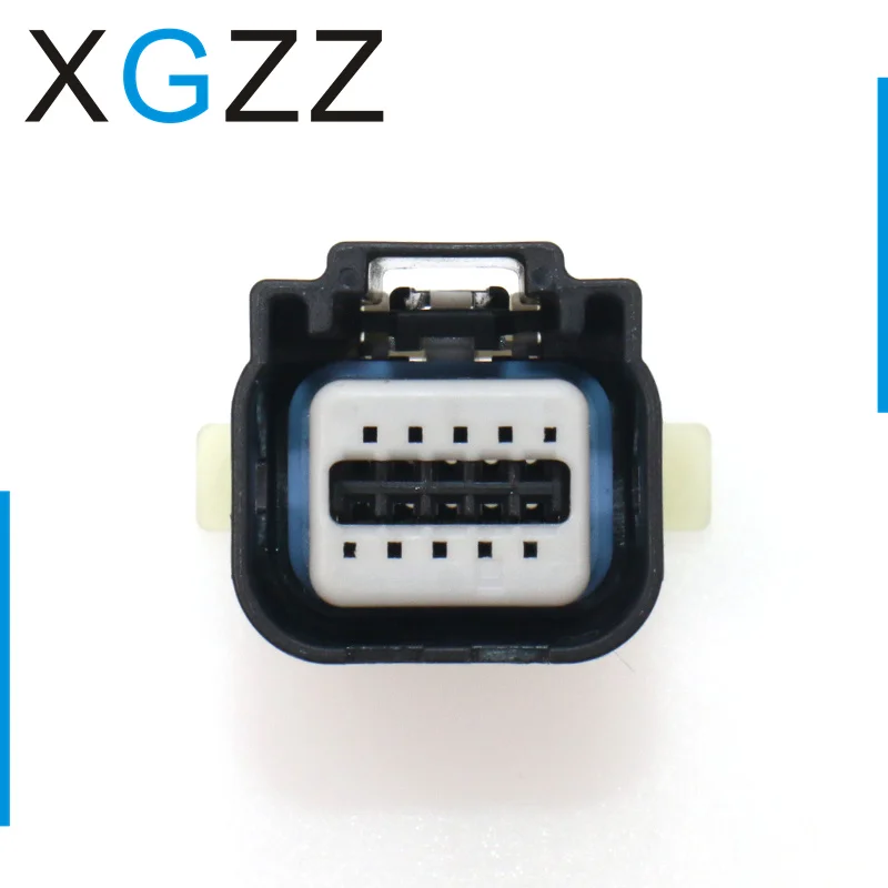 13569289 is suitable for Cadillac, Sylphy, Escalade, Hyundai, Buick, Ford steering wheel radar plug 10P