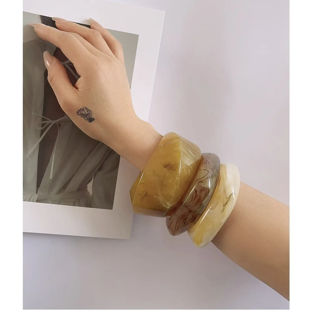 Exaggerated Large Irregular Stacked Resin Bangle Set Literary Artistic Model Catwalk Style Special-shaped Bracelet Decoration