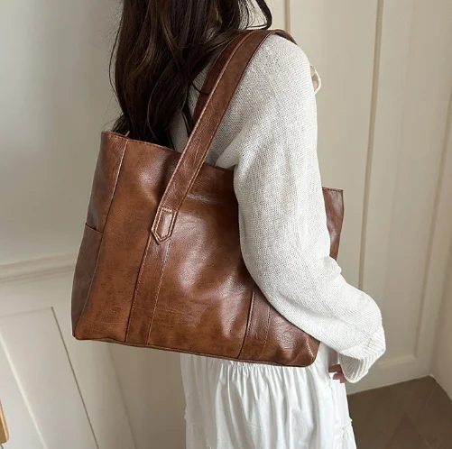 Thumbnail 4 - #14 Best Handbags to Buy In 2026