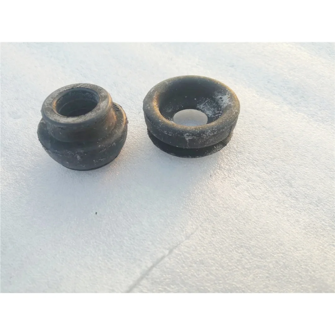 Front Cross Member Rubber Sleeve Engine Rear Mounting Bushing Fit For Pajero Montero Shogun V73W V78 H66W H77W MR132701 MR132702