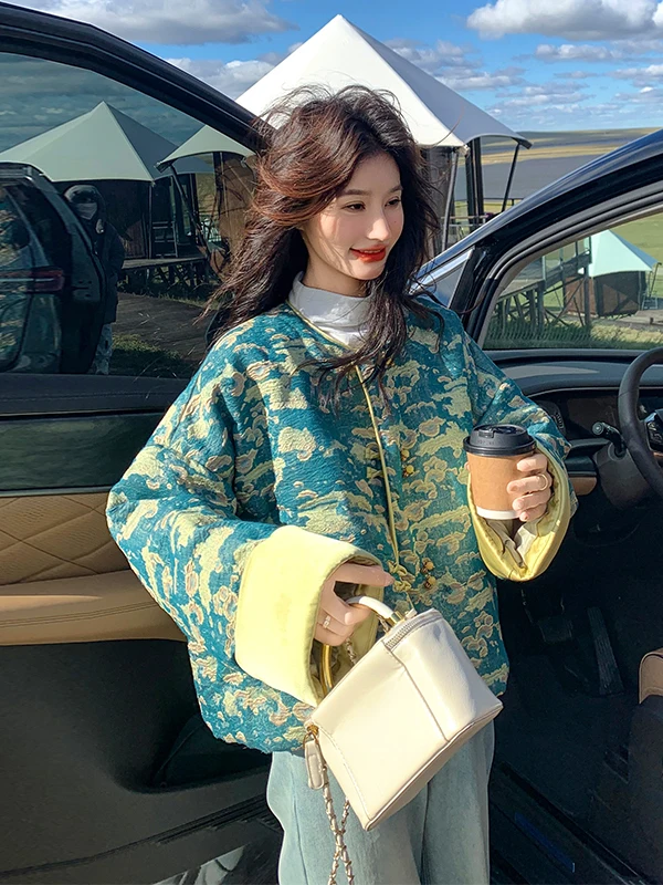 

Новая женская короткая пуховая куртка в китайском стиле с цветовыми блоками, теплая и пушистая, Зима 2026, Новая модная утепленная верхняя одежда