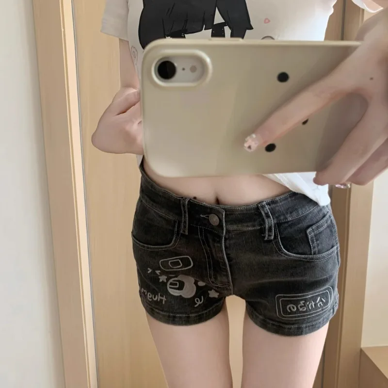 Japanese Summer New Original Design Sense Versatile Daily Casual Elastic Denim Claws Embroidered House Cute Shorts For Women