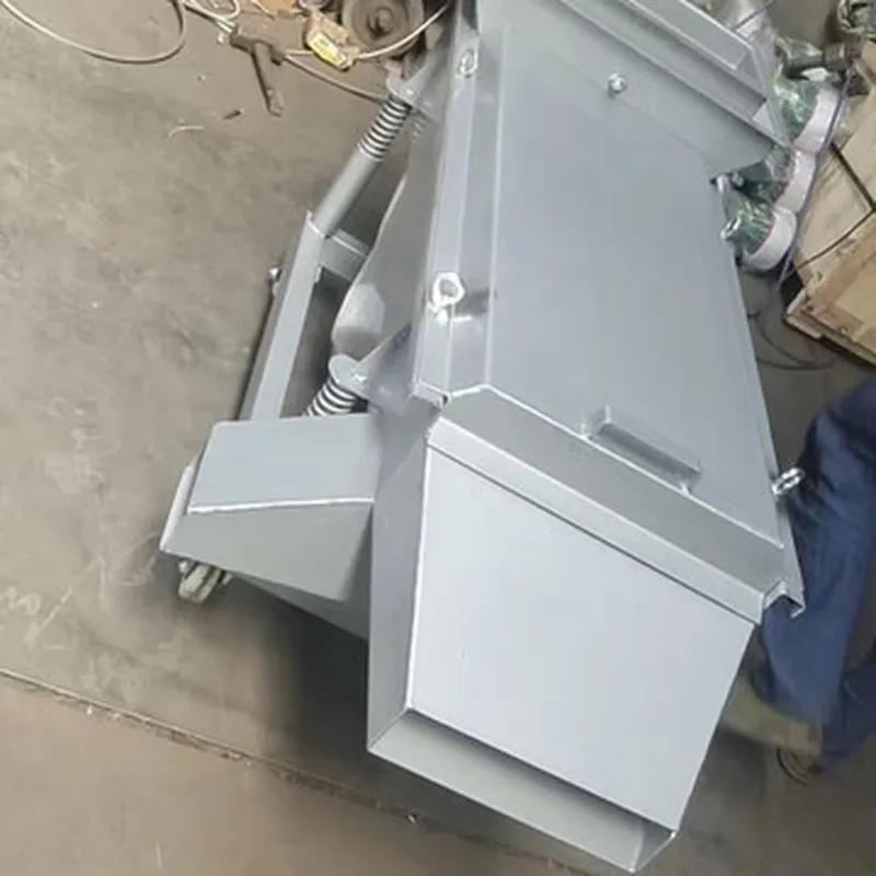Vibration screening machine, linear vibration sorting machine