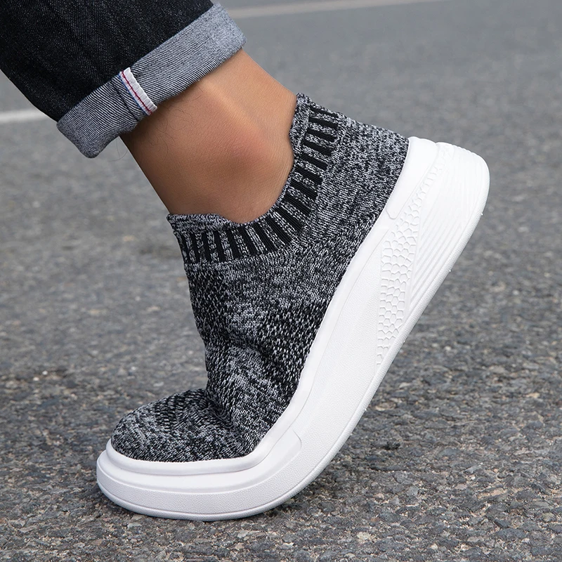 Summer Men Sneakers Casual Shoes Breathable Slip on Mesh Couple Loafers Lightweight Men Running Shoes Tenis Masculino Esportivo