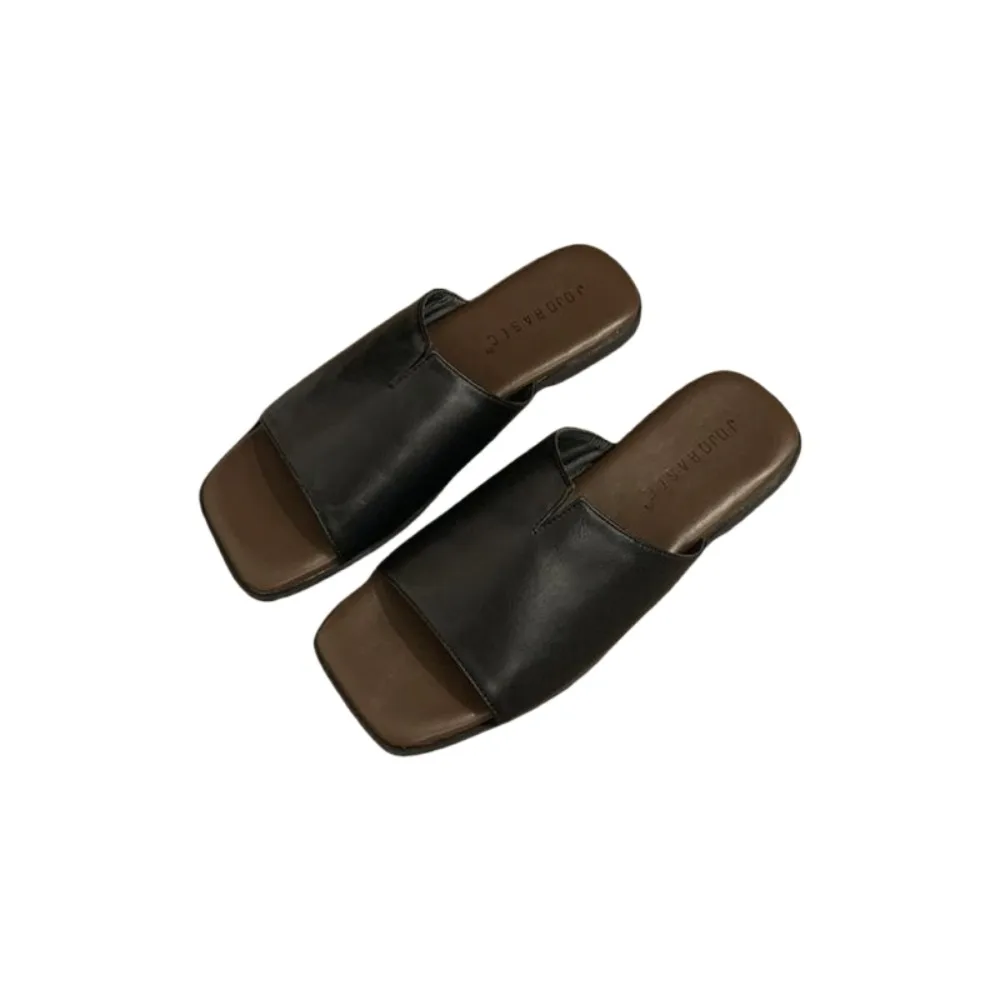 

PVC Flat Soled Slippers Anti Slip Korean Style Slides Sandals Women Lightweight Black White Khaki Outer Wear Shoes Footwear