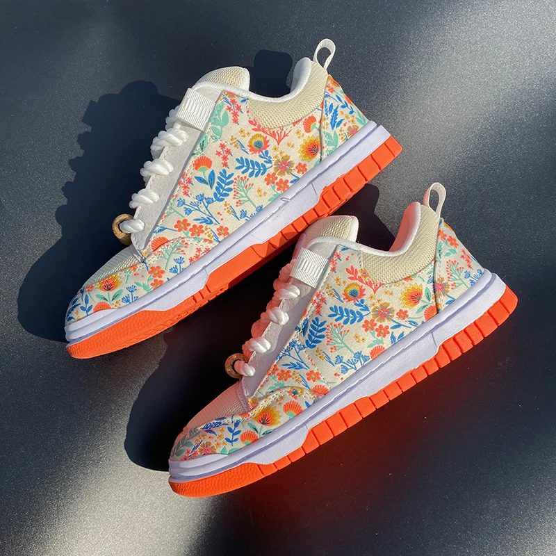 National Style Thick-Tongue Embroidered Loafers, Large Size Casual Shoes, Breathable, Non-Slip, Wear-Resistant, Versatile Couple's Fashion Canvas Shoes, Casual Sneakers