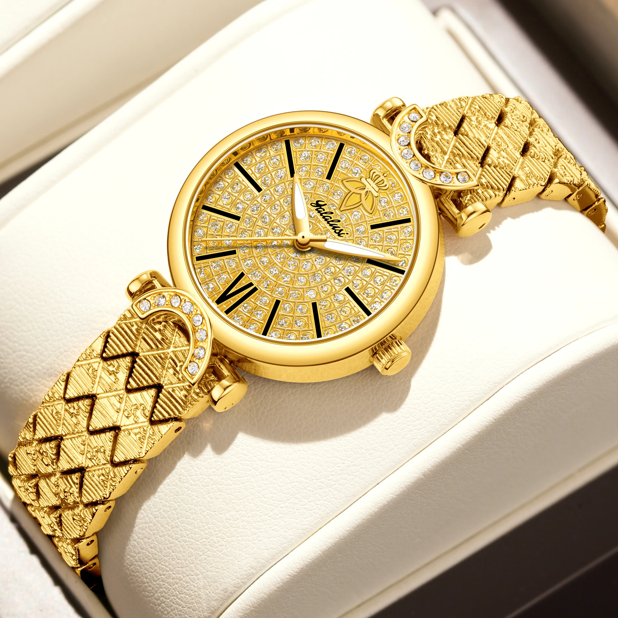 

Luxury New Women's Quartz Watch Adorned with Crystal Accents Golden-Plated Finish The Perfect Gift