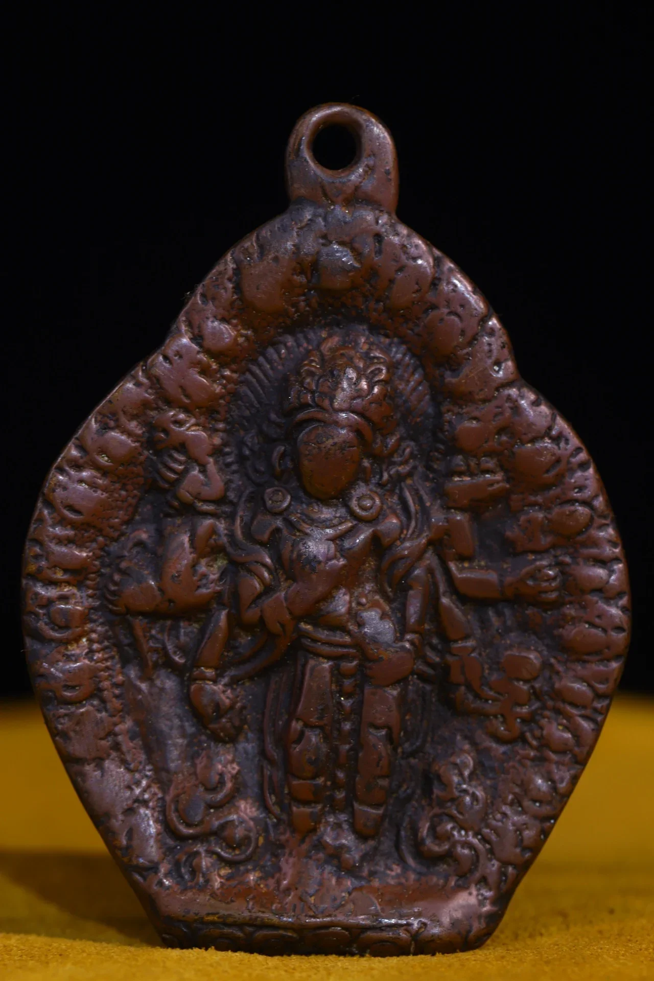 

4"Tibetan Temple Collection Old Bronze 1000 Arm Guanyin Avalokitesvara Six Character Proverbs Amulet pendant Town house