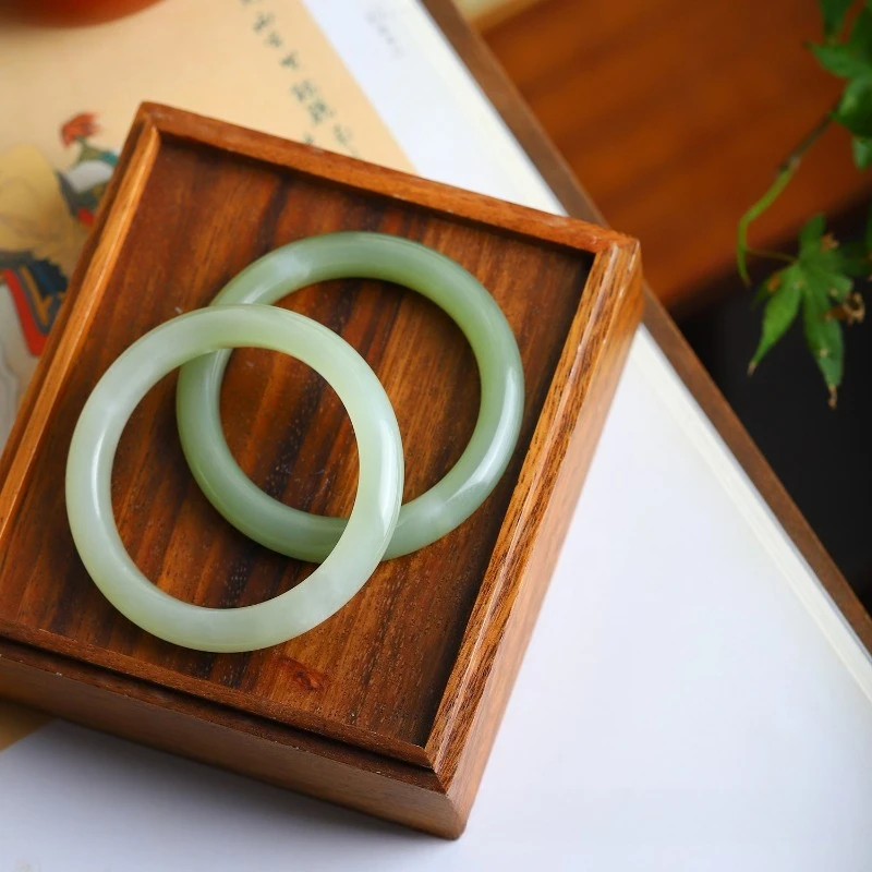 

New Natural Stone Bracelet, Fashionable and Versatile Women's Jade Bracelet Jewelry