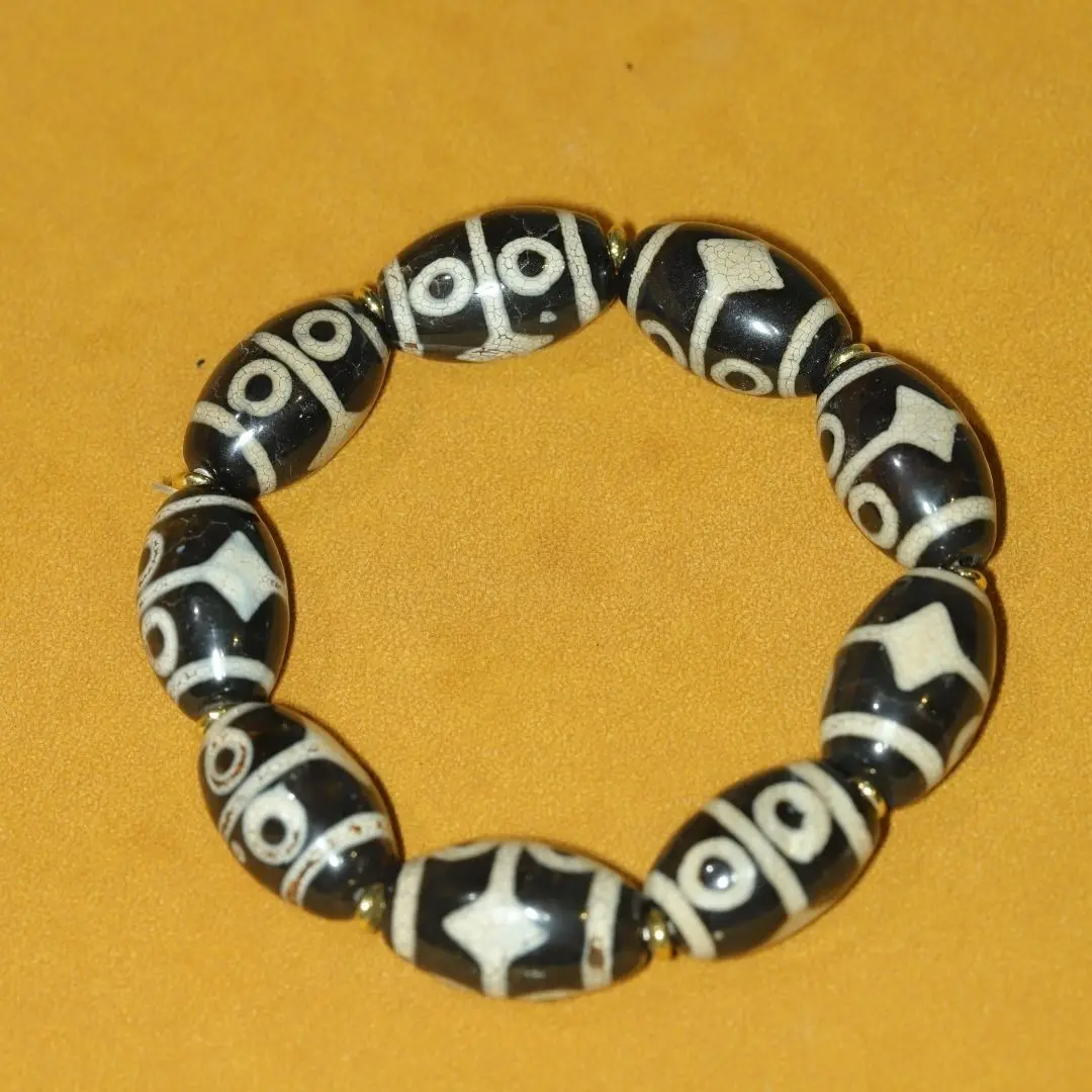 Tibetan genuine retro old material pulp weathered black and white four-eye dzi bead bracelet size 22/14mm weight 60g