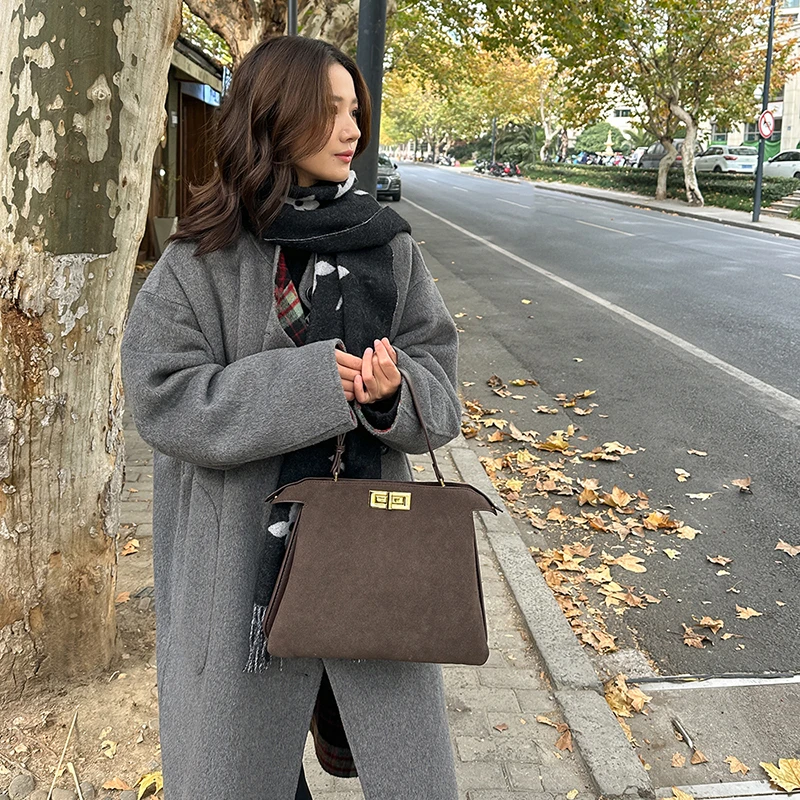 

Luxury Brand Popular Handbag Women's, Leather Shoulder Bag Vintage Look, Classic Elegant for All Occasions