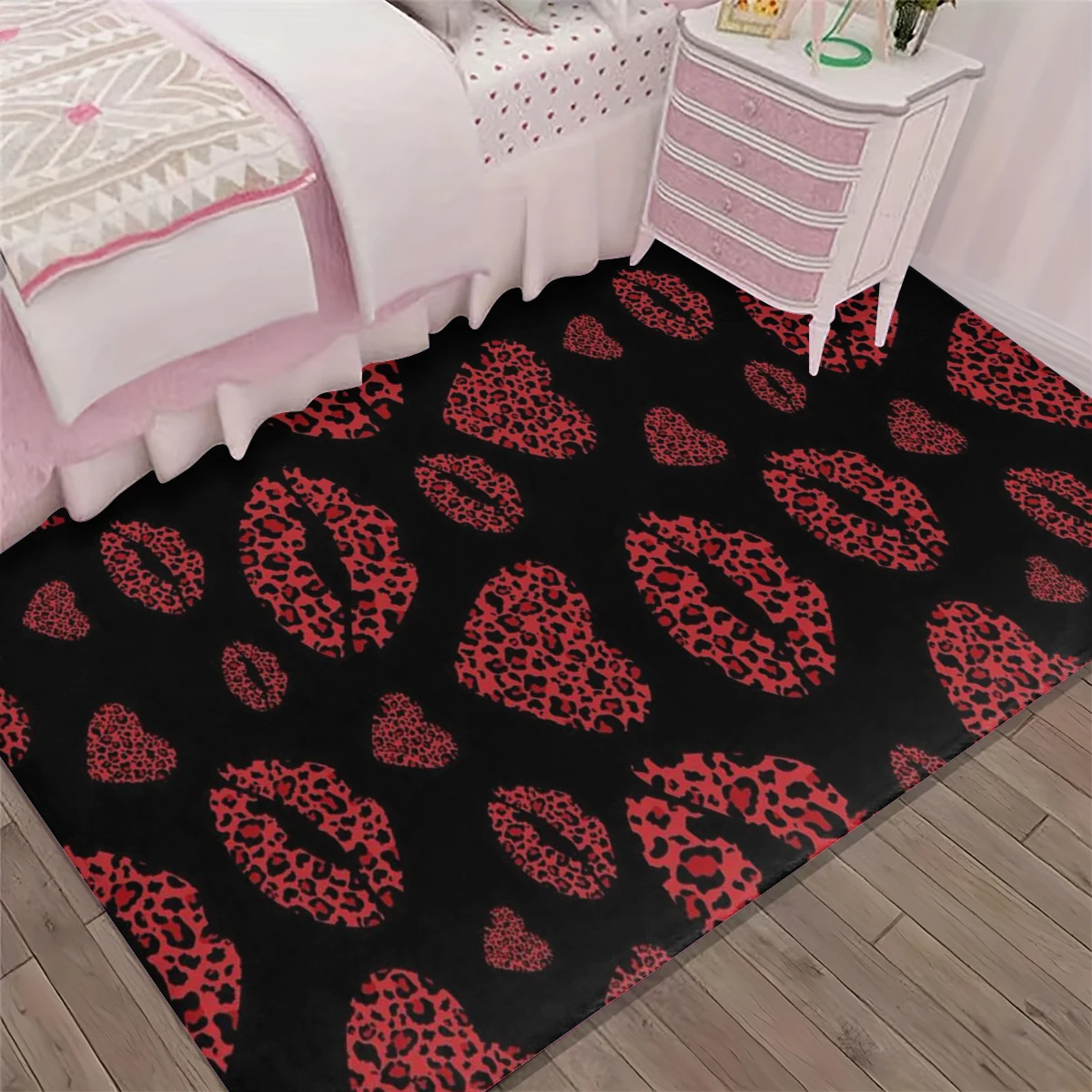 

1 шт. коврик для пола с черным фоном и красным леопардовым принтом в виде губ, атмосферный декоративный коврик для спальни и гардеробной