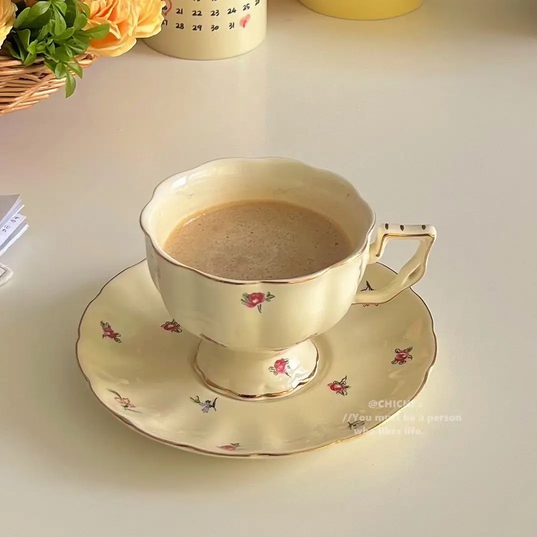 セラミックティーカップとプレートセット,絶妙なアフタヌーンティー,コーヒーカップ,クリームカラー,美容,家庭用カップ,誕生日プレゼント,250ml