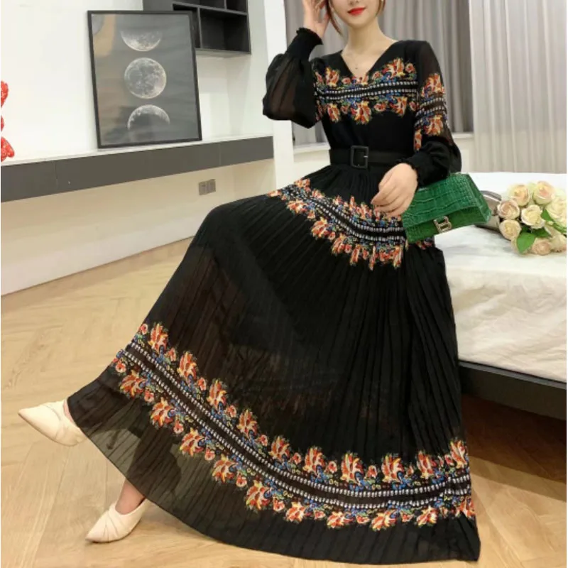 New Bohemian National Style Long Skirt Female Pleated V-neck Waist Holiday Dress M0018