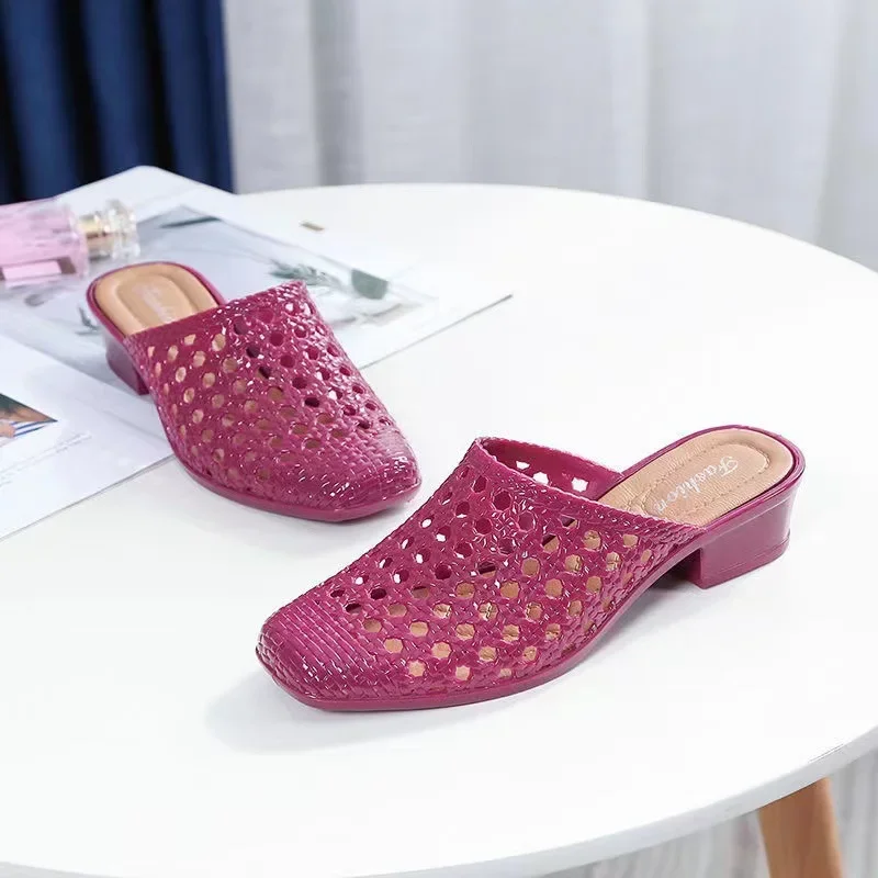 Soft Women\'s Sandals Beach Shoes Slippers Hollow Out Mid Heels Korea Style Footwear Antiskid Platform Shoes Zapatos De Mujer