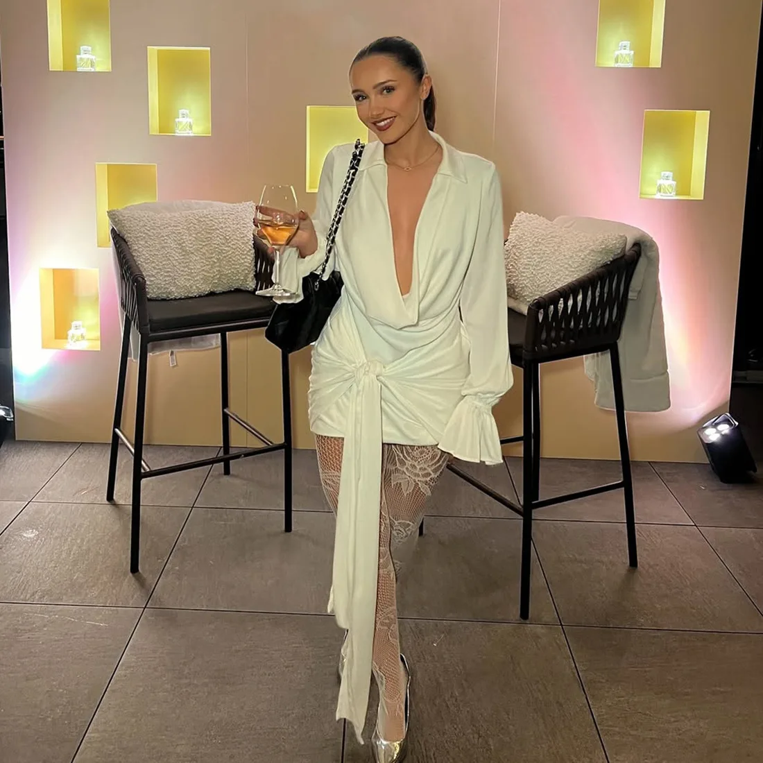 Robe moulante à manches longues et col en v profond pour femme, nouvelle mode d'automne, couleur unie, élégante et Sexy