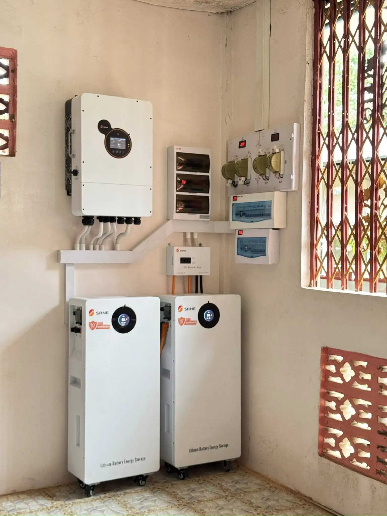 51.2V 100Ah LiFePO4 Wall-Mounted Battery – 5.12kWh Solar Energy Storage, IP65, 6000+ Cycles
